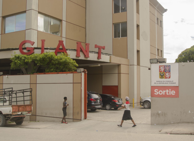 Pourquoi les riches en Haïti se font souvent consuls honoraires ...