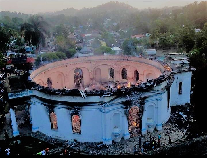 L’église de Milot qui vient de prendre feu est un monument unique